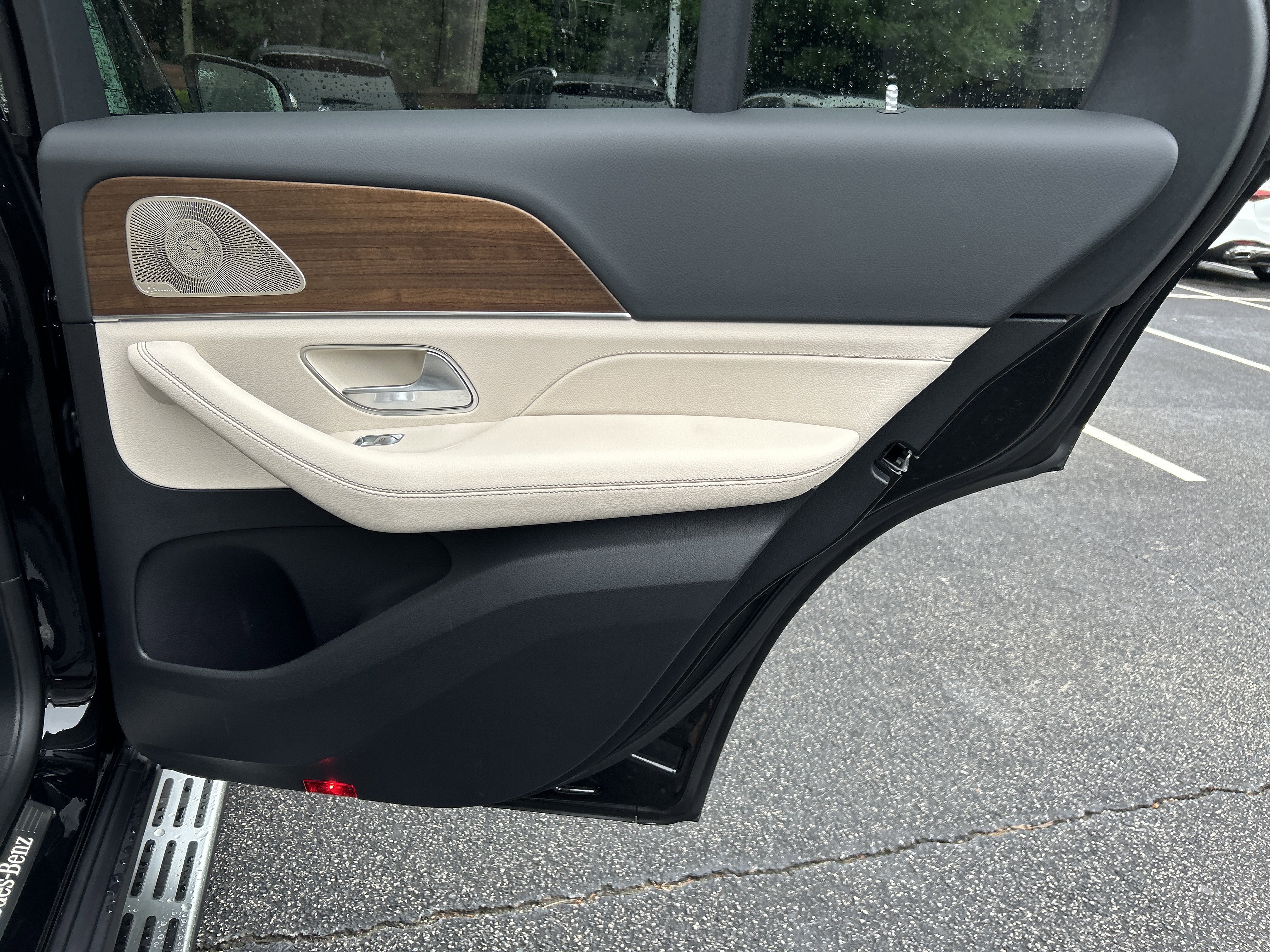 New 2026 Obsidian Black Metallic Mercedes-Benz GLE 450 4MATIC® SUV image 38