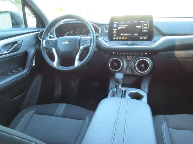 Used 2024 White Chevrolet LT image 13