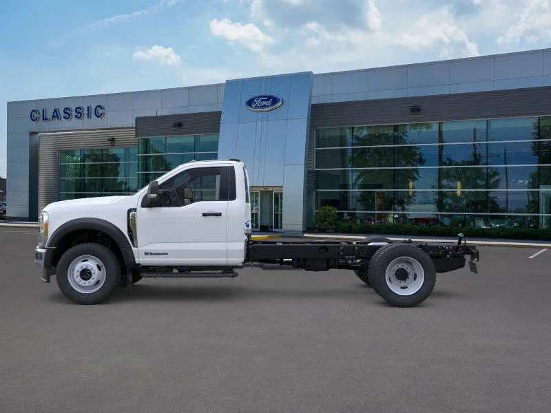 New 2025 Oxford White Ford F-550® XL image 13