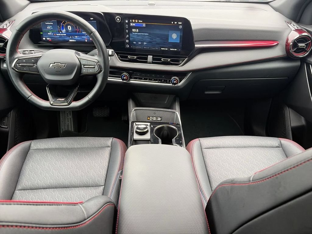 Used 2025 Gray Chevrolet RS image 10