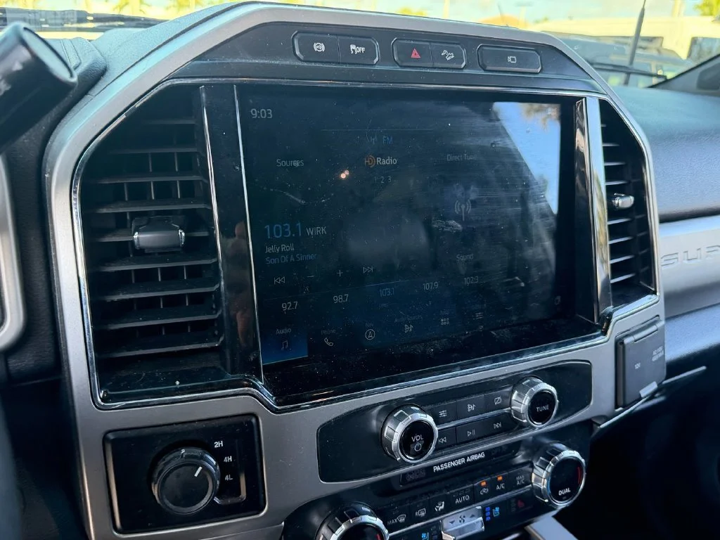 Used 2022 White Ford Lariat image 12