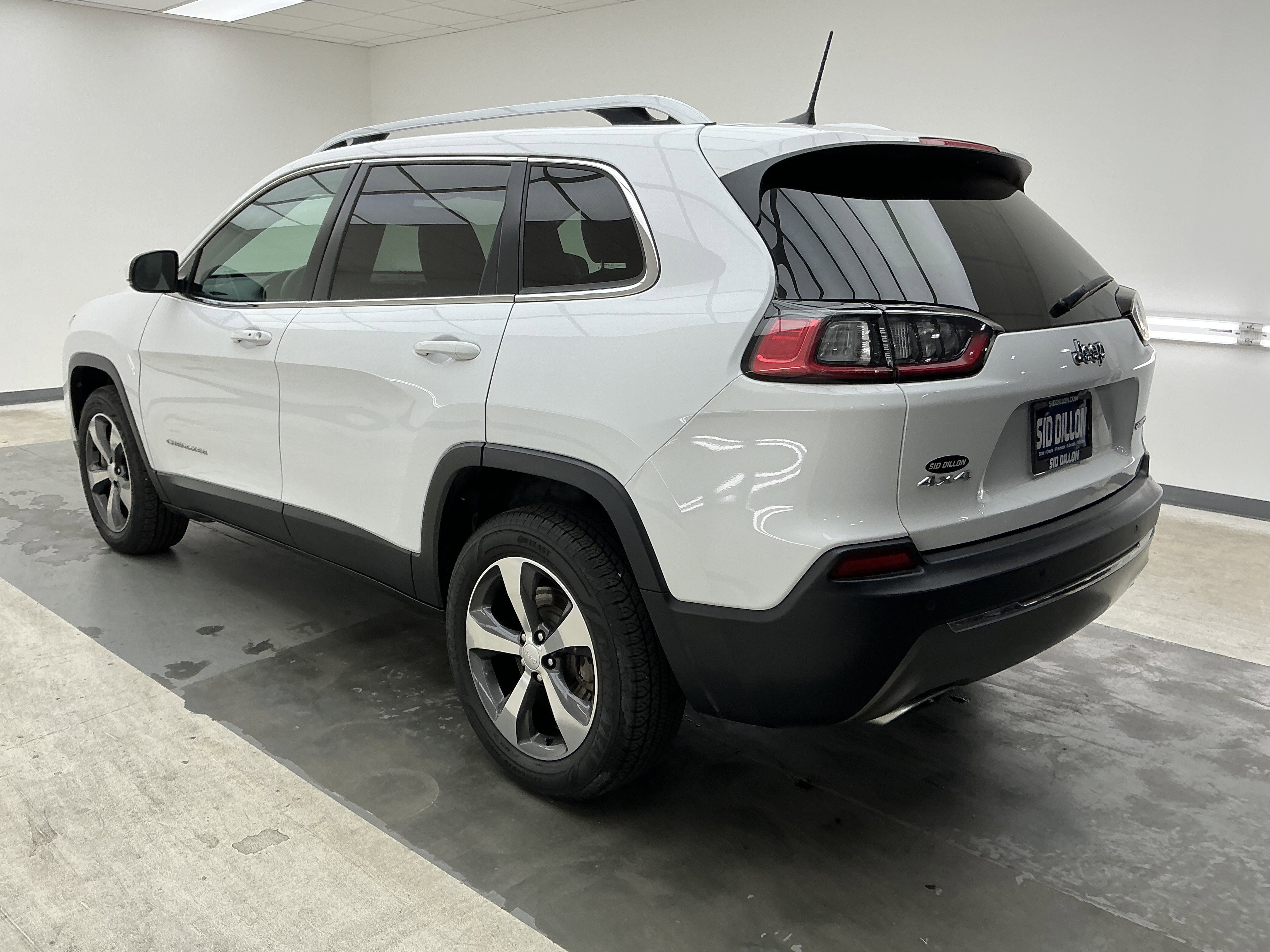 Used 2019 Bright White Clearcoat Jeep Limited image 6
