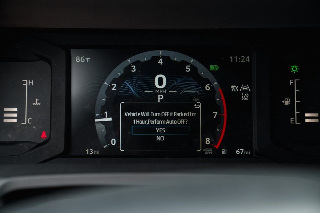 2025 Toyota Tacoma SR5 - Photo 15