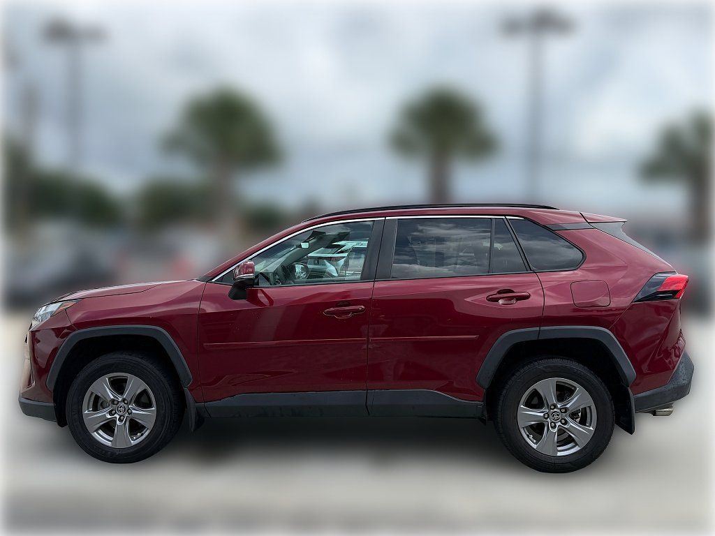 Used 2022 Ruby Flare Pearl Toyota XLE image 4