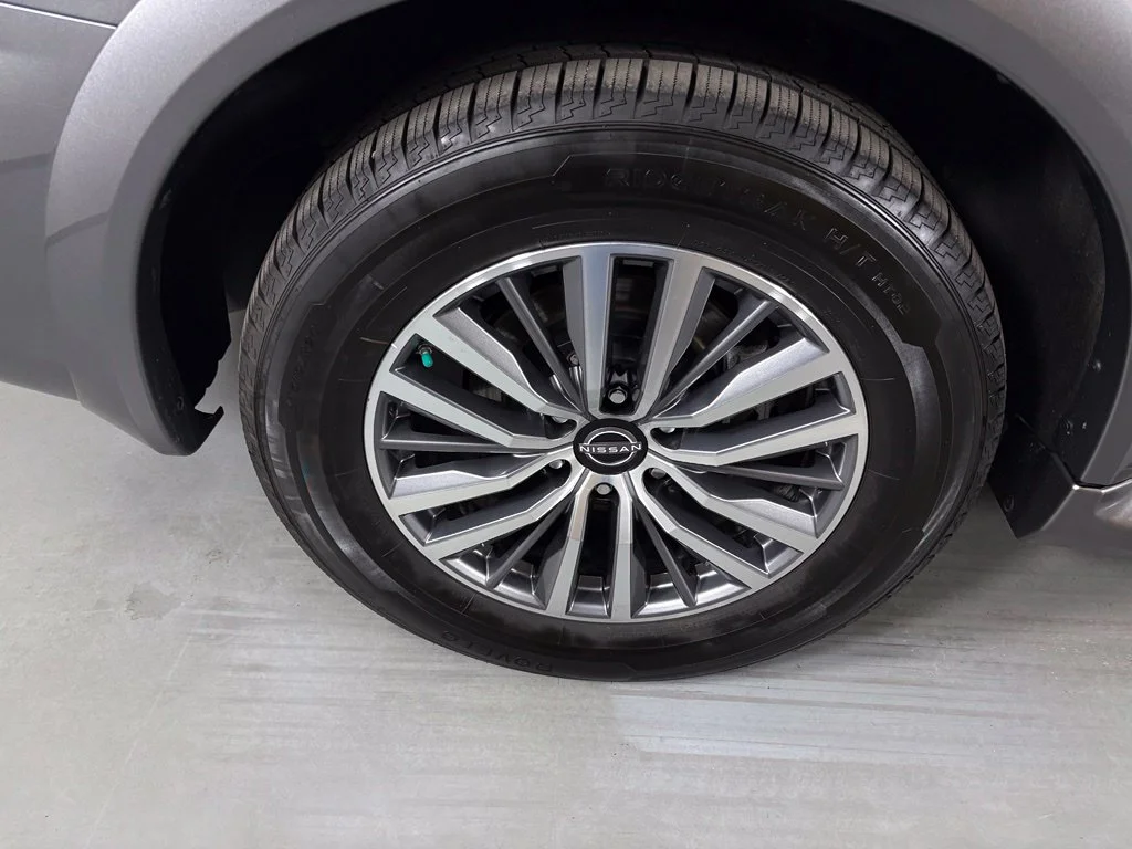 Used 2024 Gray Nissan SL image 11