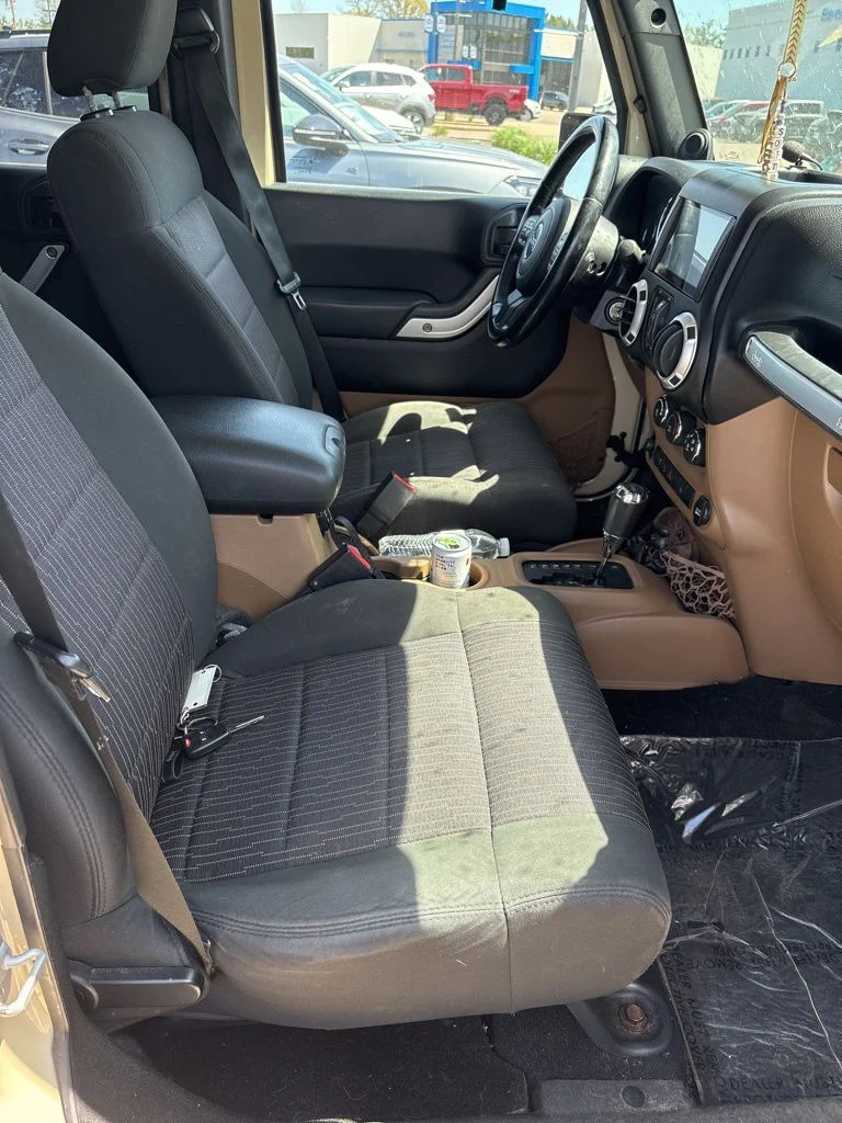 Used 2011 Sahara Tan Clearcoat Jeep Unlimited Rubicon image 6