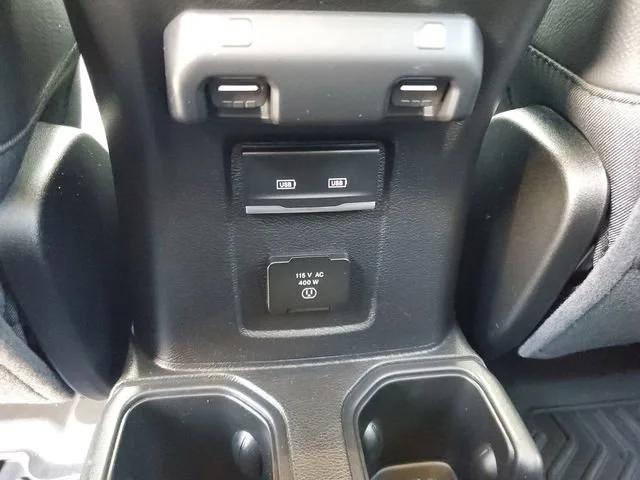 Used 2025 41 Jeep High Tide image 26