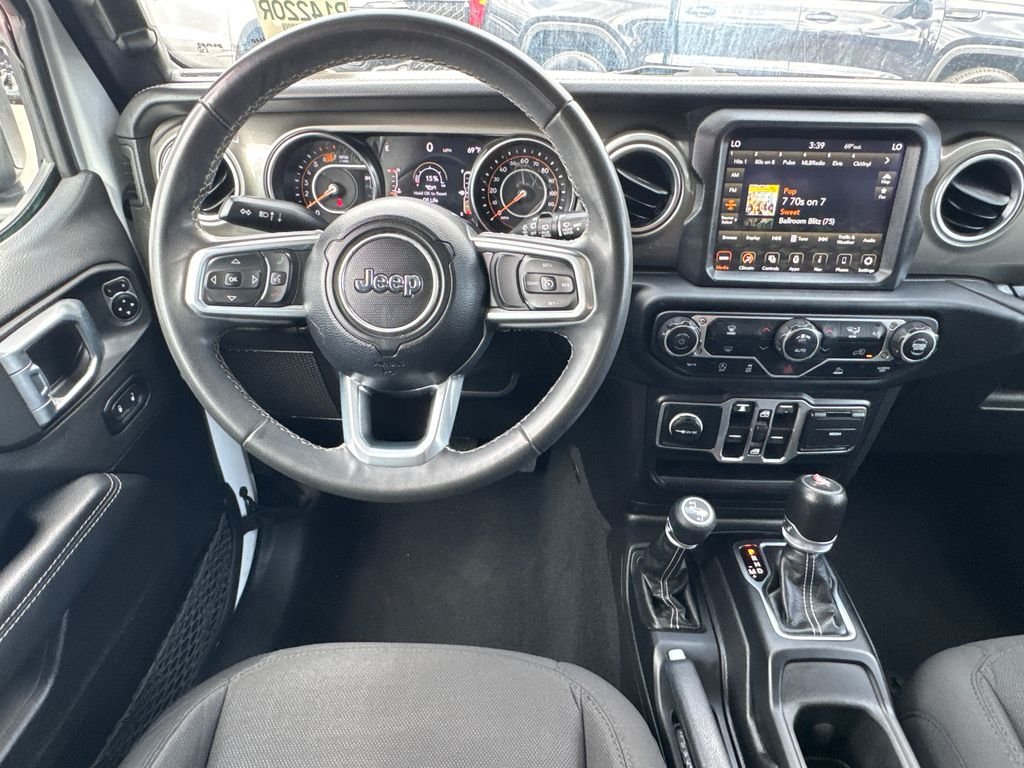 Certified Used 2023 White/off-white Jeep Sahara image 21