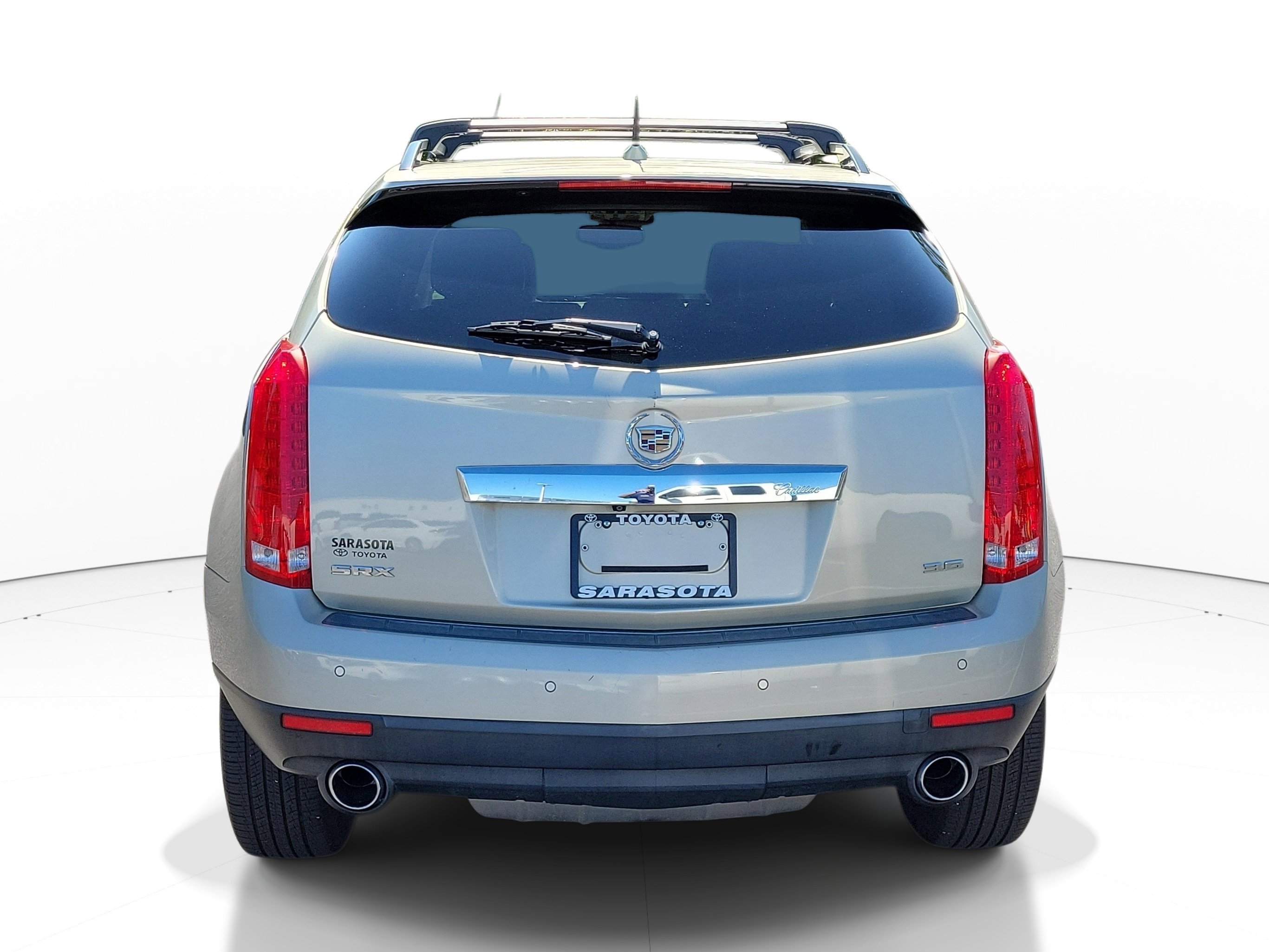 Used 2013 Silver Coast Metallic Cadillac Performance image 4