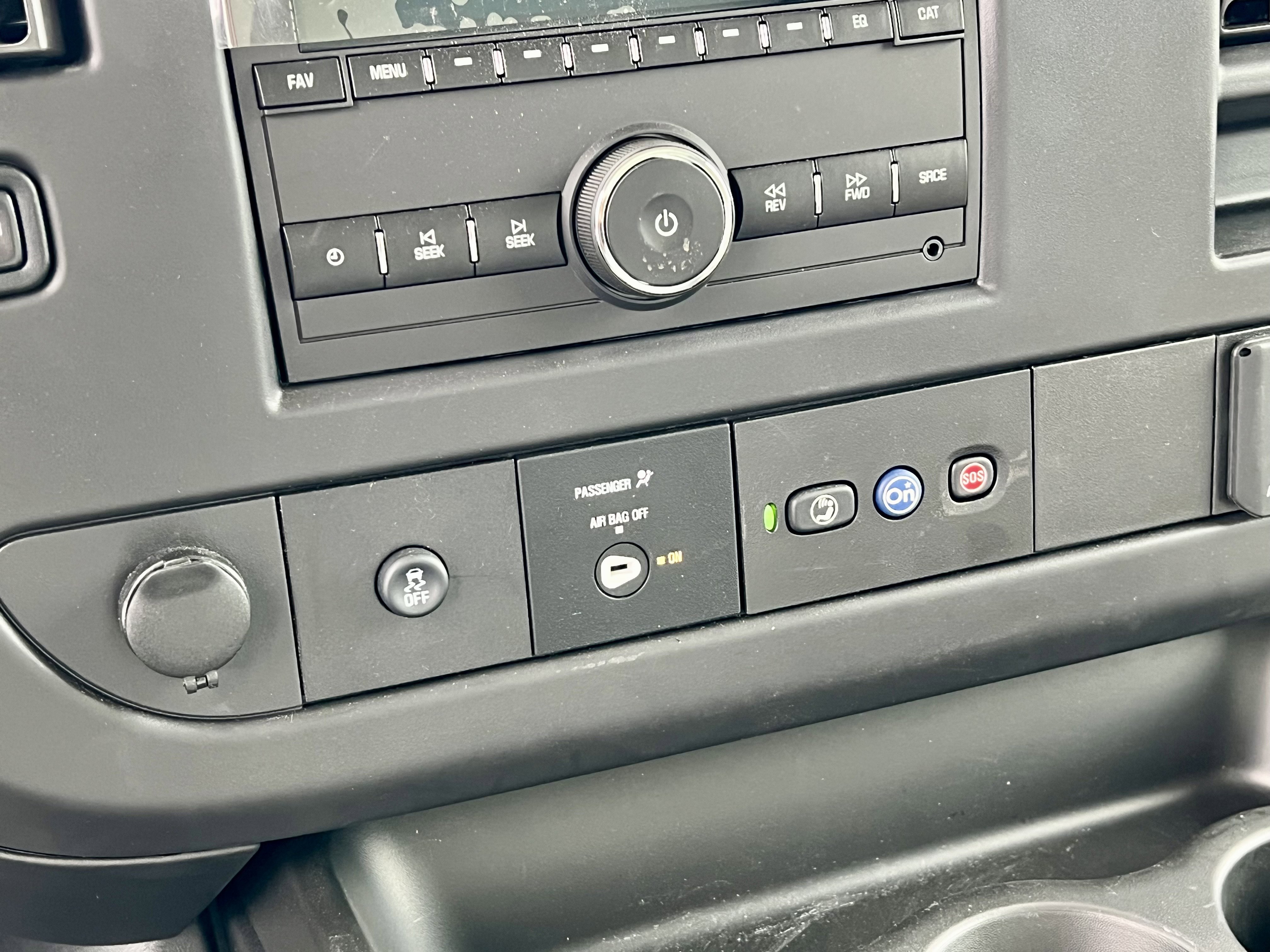New 2025 Summit White GMC 1WT image 16