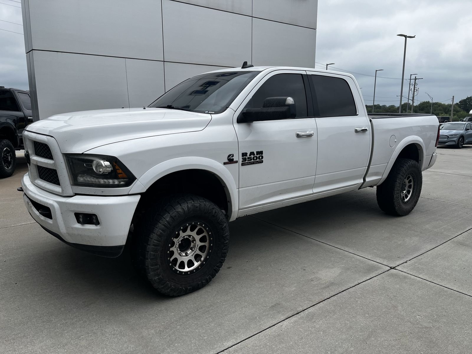 Used 2017 Bright White Clearcoat Ram Big Horn image 1
