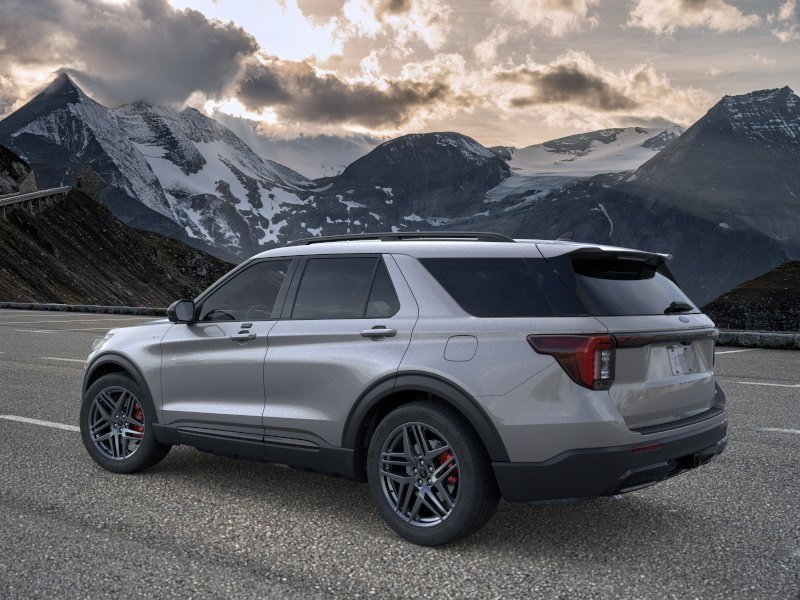 New 2026 Carbonized Gray Metallic Ford ST-Line image 4