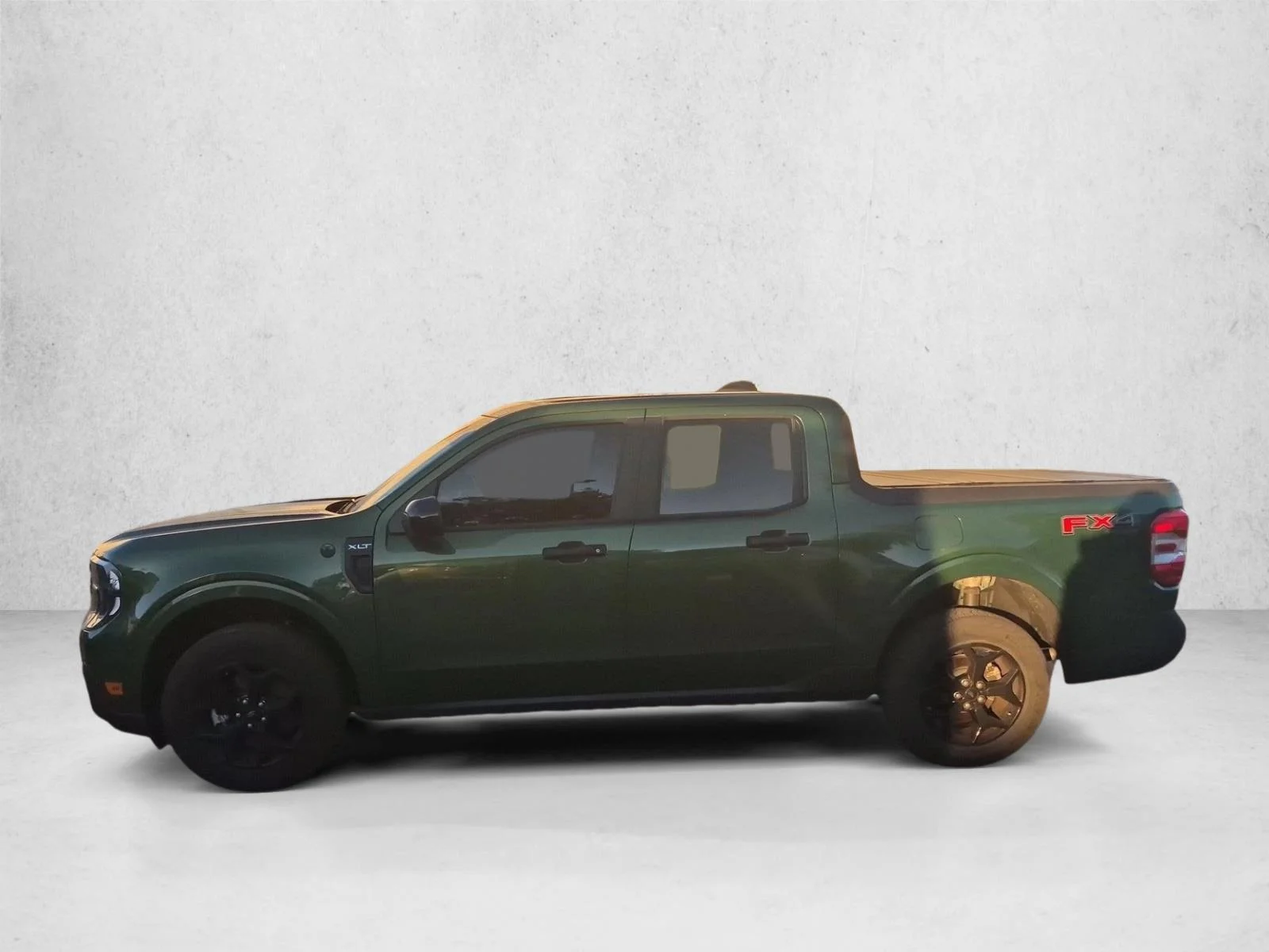 Used 2025 Green Ford XLT image 8