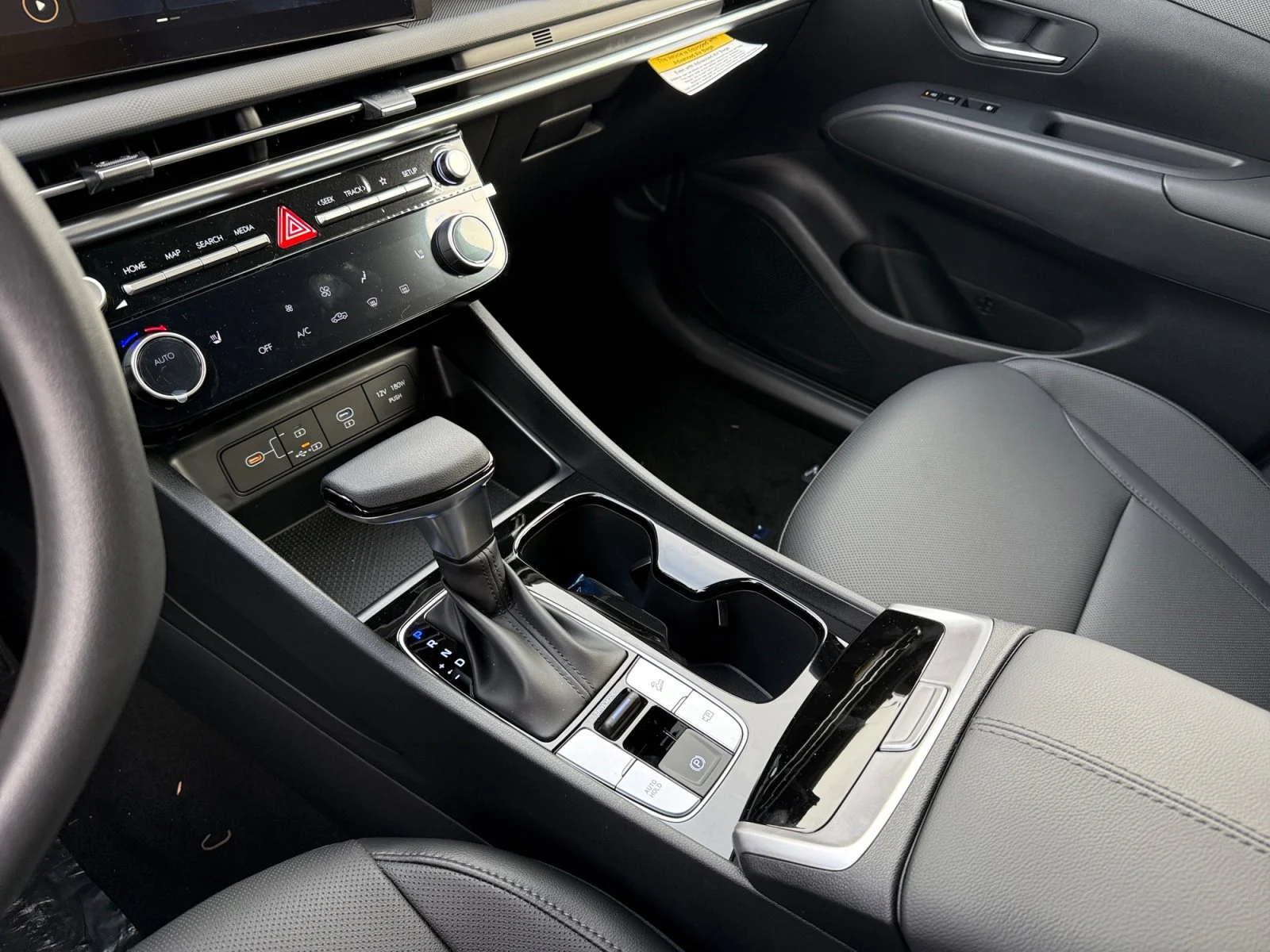 2026 Hyundai Santa Cruz SEL - Photo 13