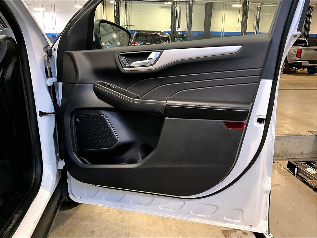 Used 2022 White Ford SEL image 12