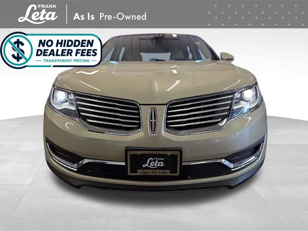 Used 2016 Platinum Dune Metallic Tri-Coat Lincoln  image 11