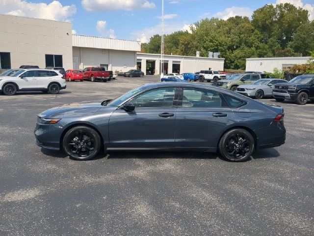Used 2025  Honda SE image 10