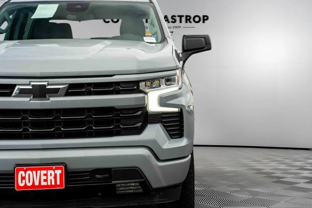 Used 2023 White Chevrolet RST image 8