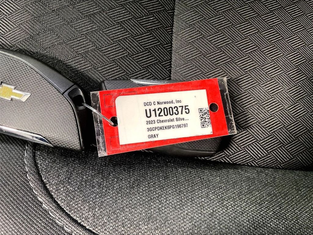 Used 2023 Gray Chevrolet LT image 30