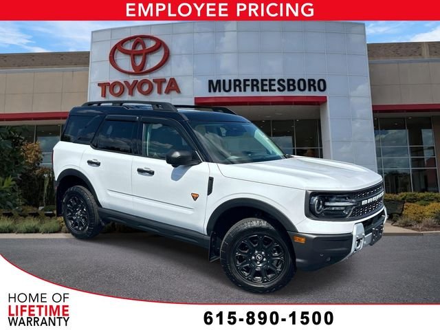 Used 2025 White Ford Badlands image 1
