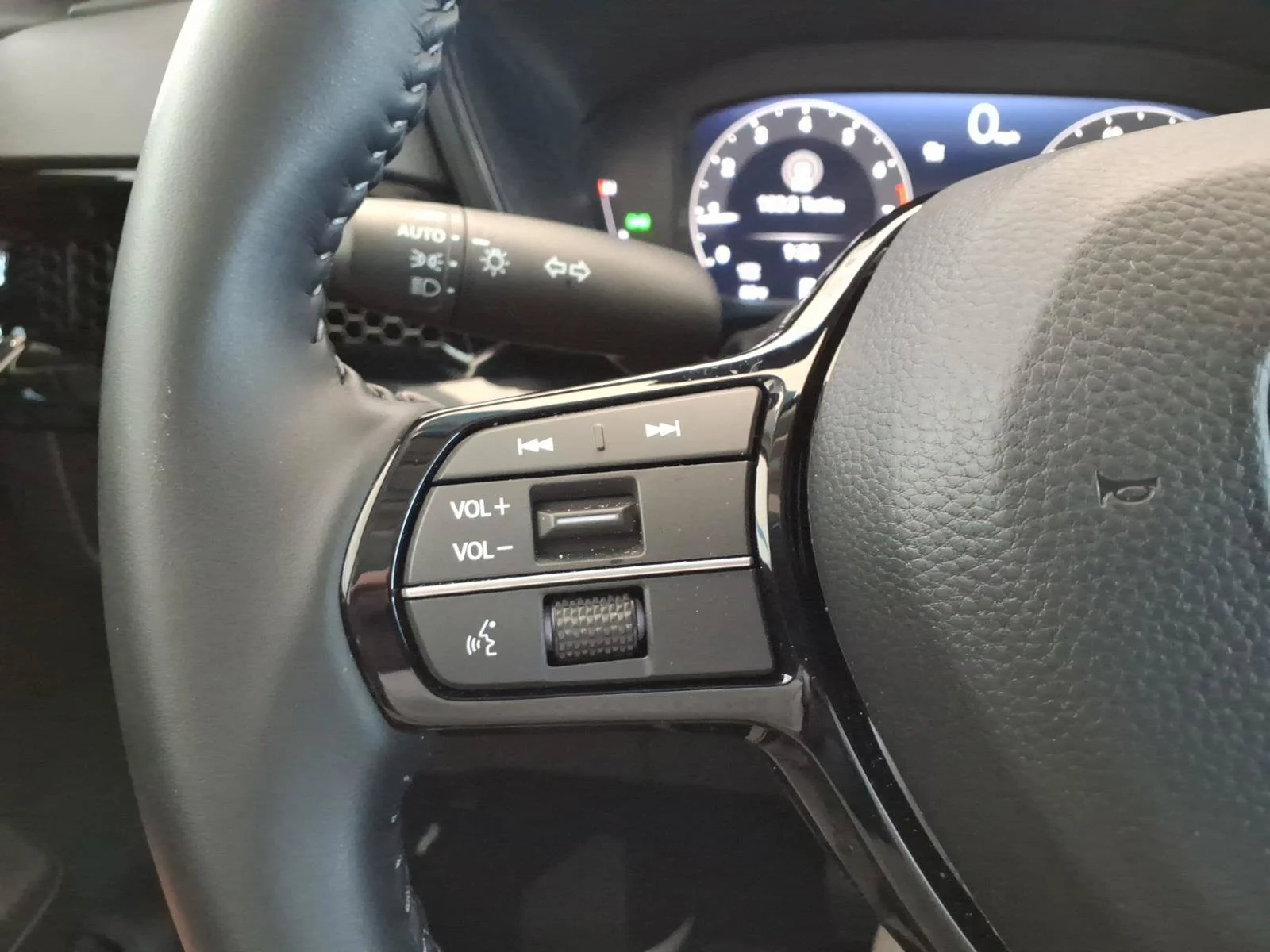 Used 2026 Radiant Red Metallic Honda EX-L image 29