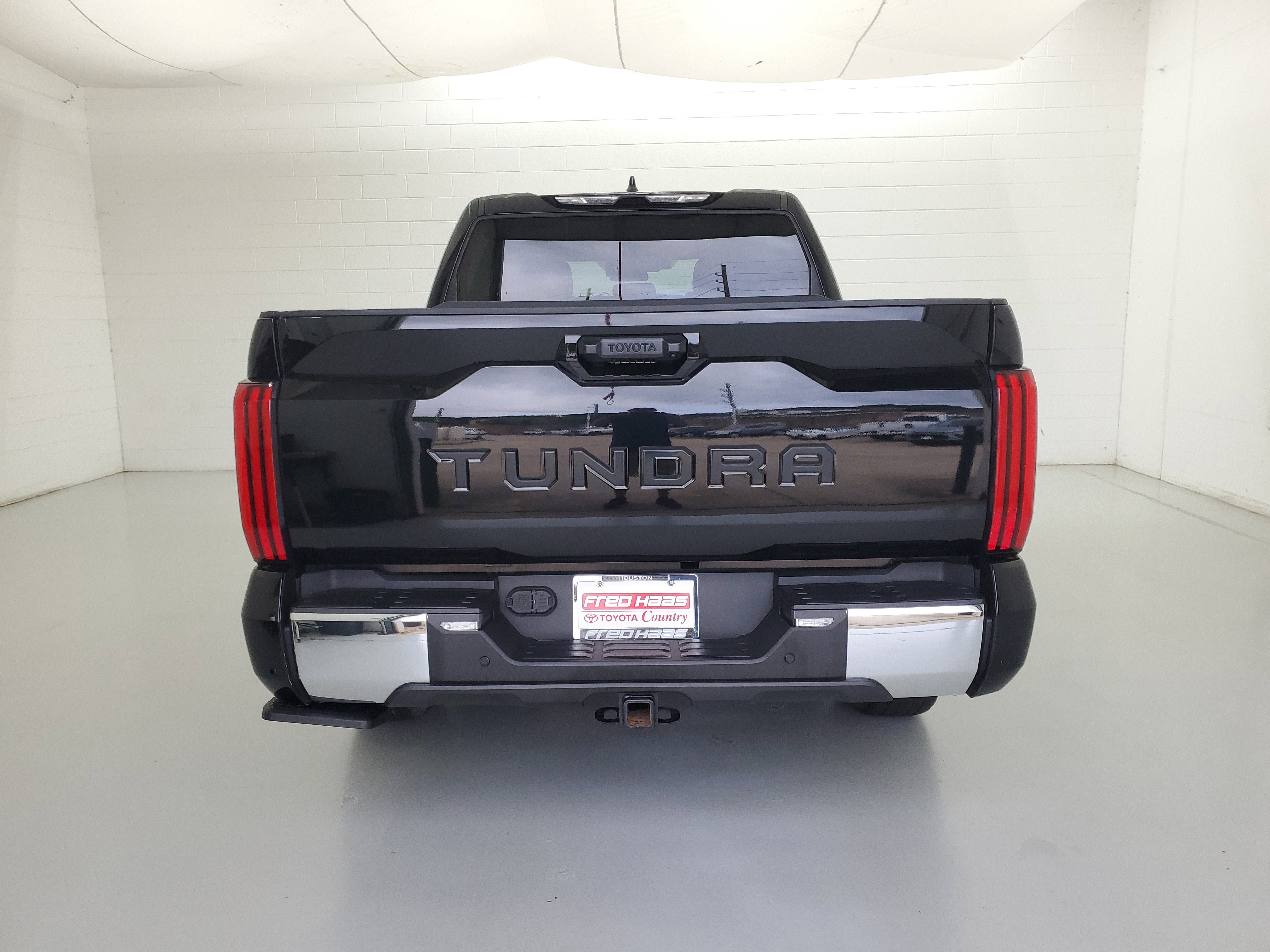 Used 2023 Midnight Black Metallic Toyota SR5 image 6