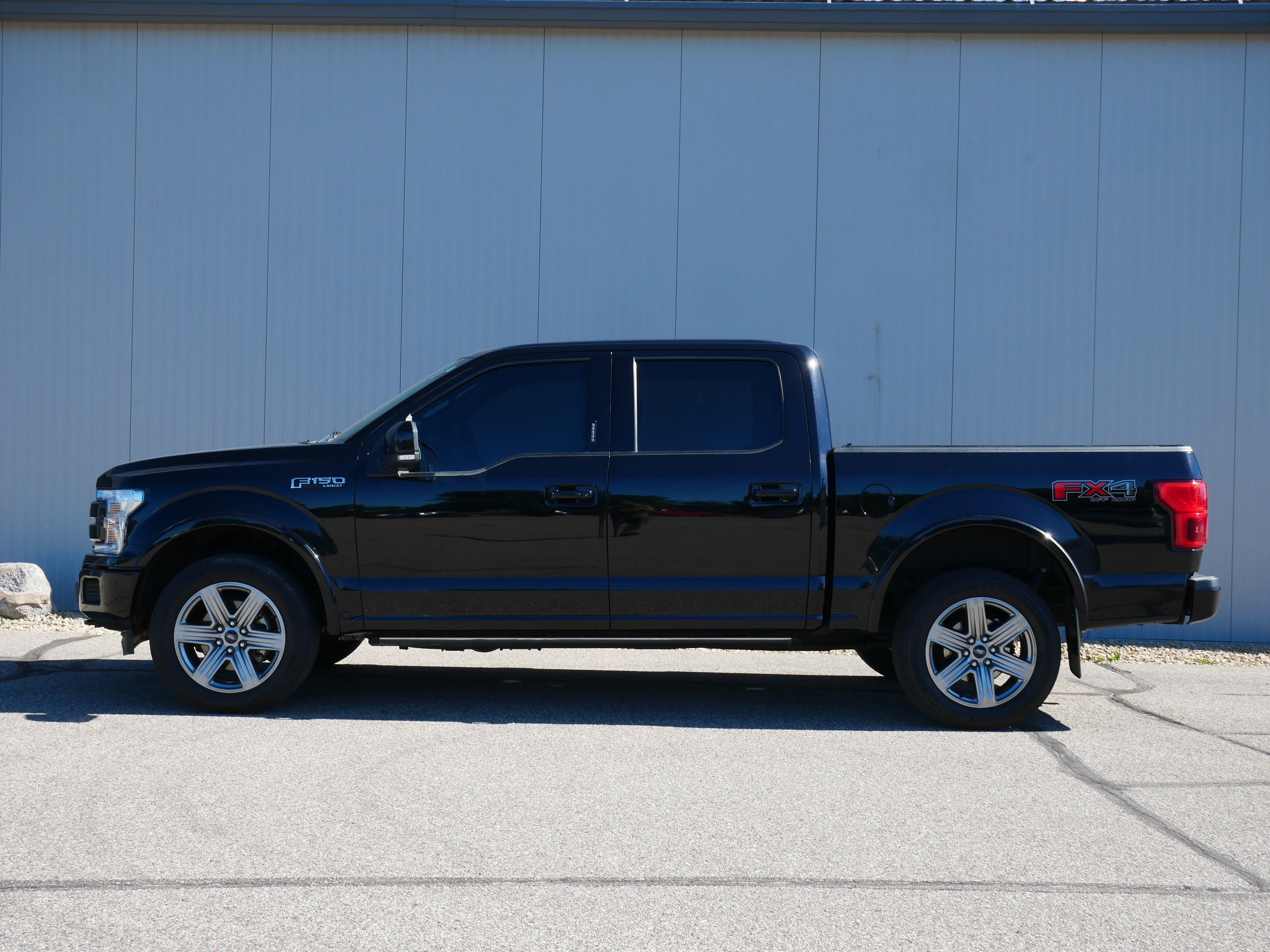 Used 2019 Ford F-150 Lariat with VIN 1FTEW1E42KFB90535 for sale in Hastings, Minnesota