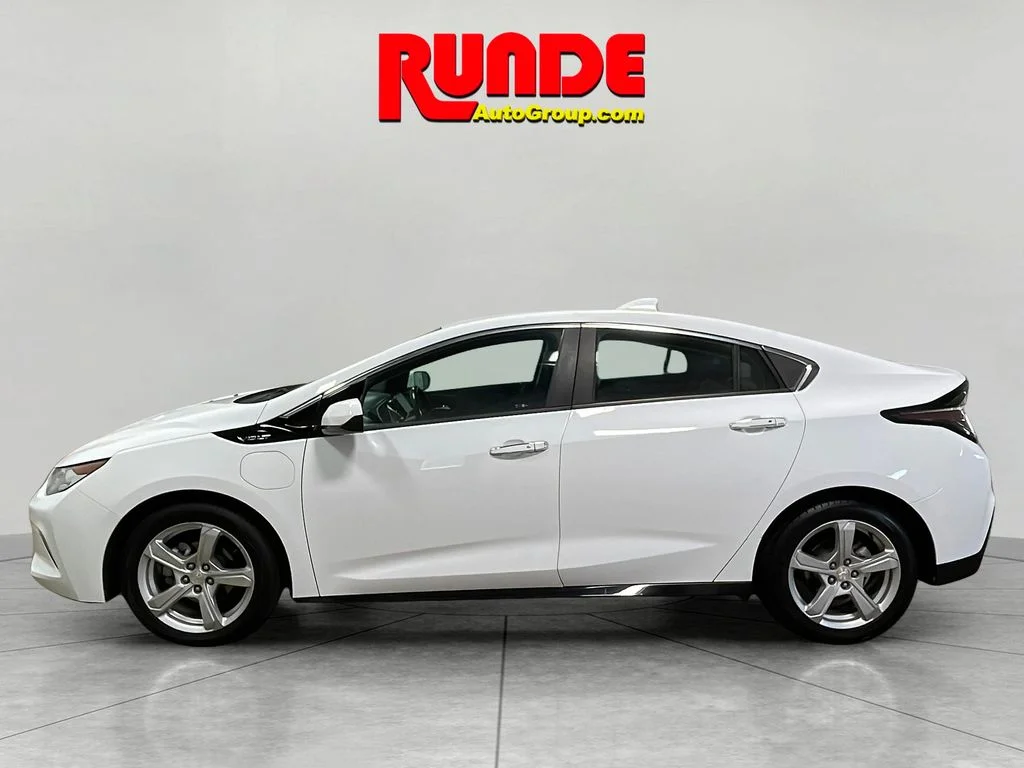 Used 2018 Chevrolet Volt LT with VIN 1G1RA6S58JU112158 for sale in Manchester, IA