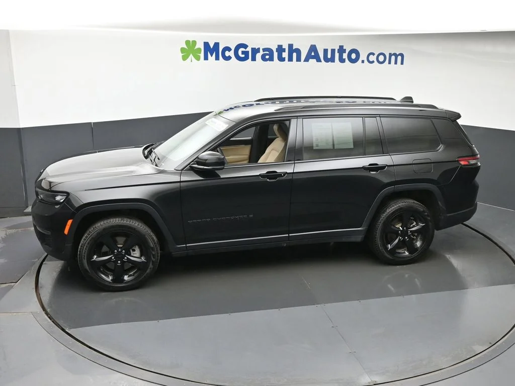 Used 2025 Black Jeep Limited image 21
