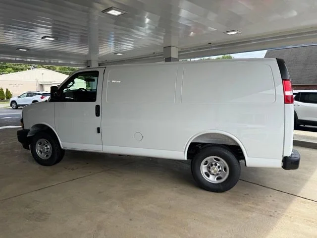 2025 Chevrolet Express Cargo Work Van - Photo 9