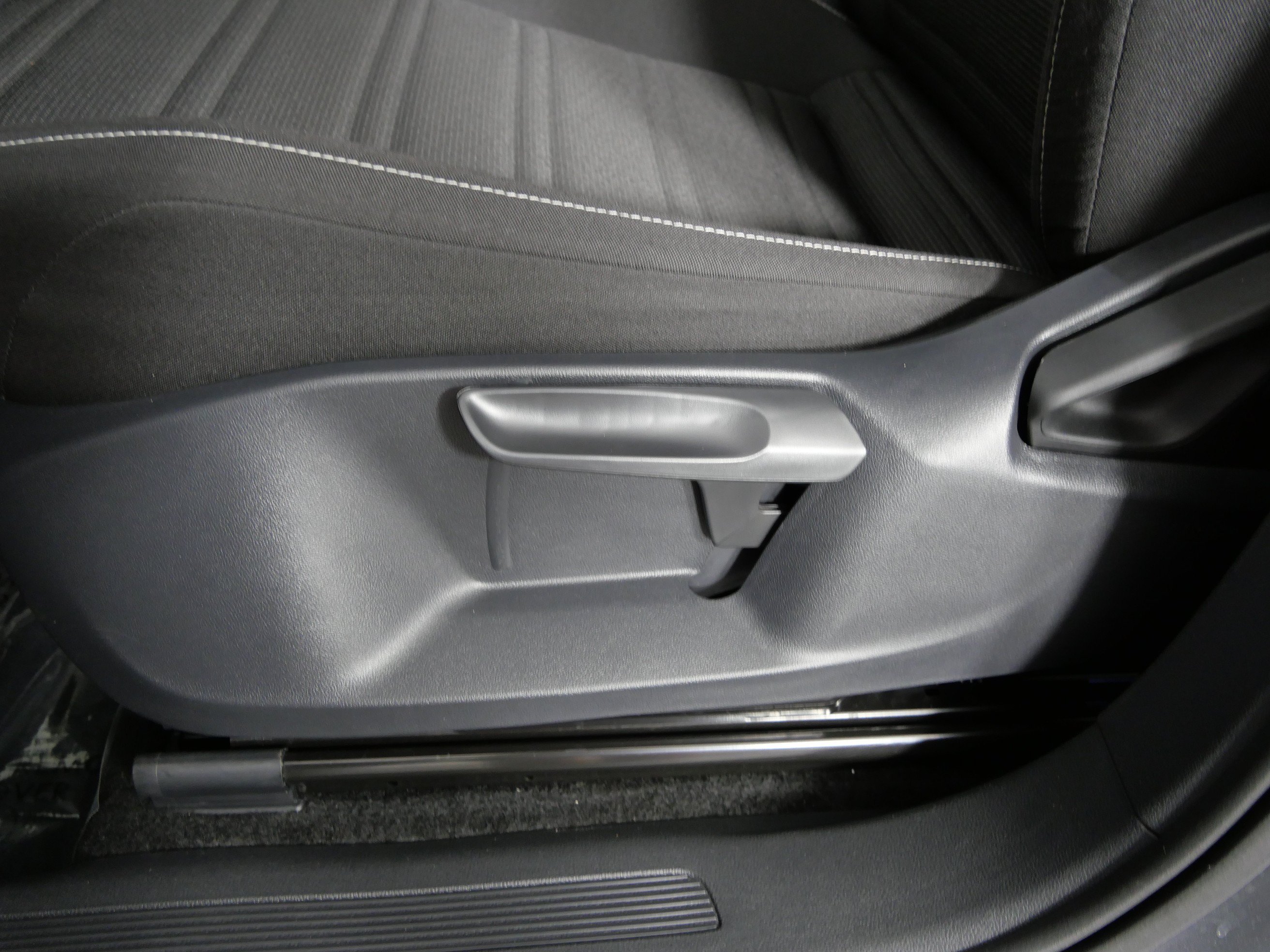 Used 2024 Silver Volkswagen S image 20