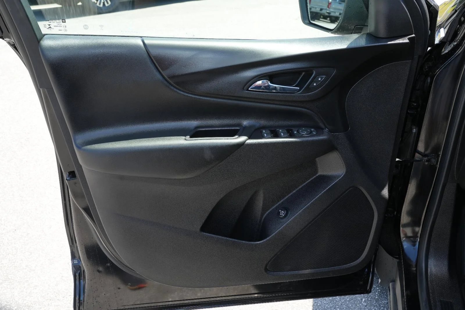 Used 2021 MOSAIC BLACK METALLIC Chevrolet LT image 15