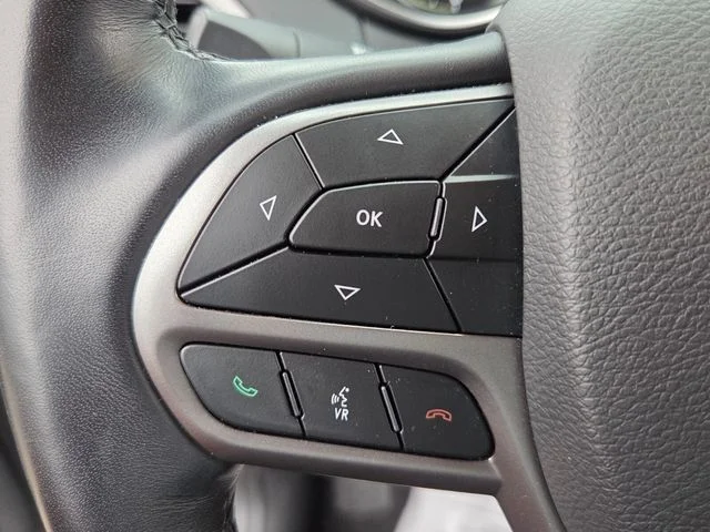 Used 2021 White Jeep Latitude Plus image 17