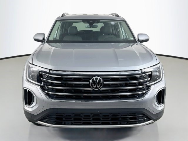 Used 2026 Silver Mist Metallic Volkswagen 2.0T SE w/Technology image 2