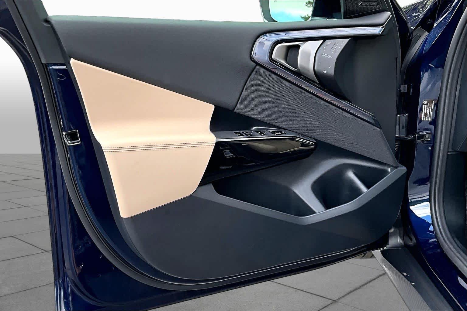 New 2026 Tanzanite Blue II Metallic BMW 30 xDrive image 10