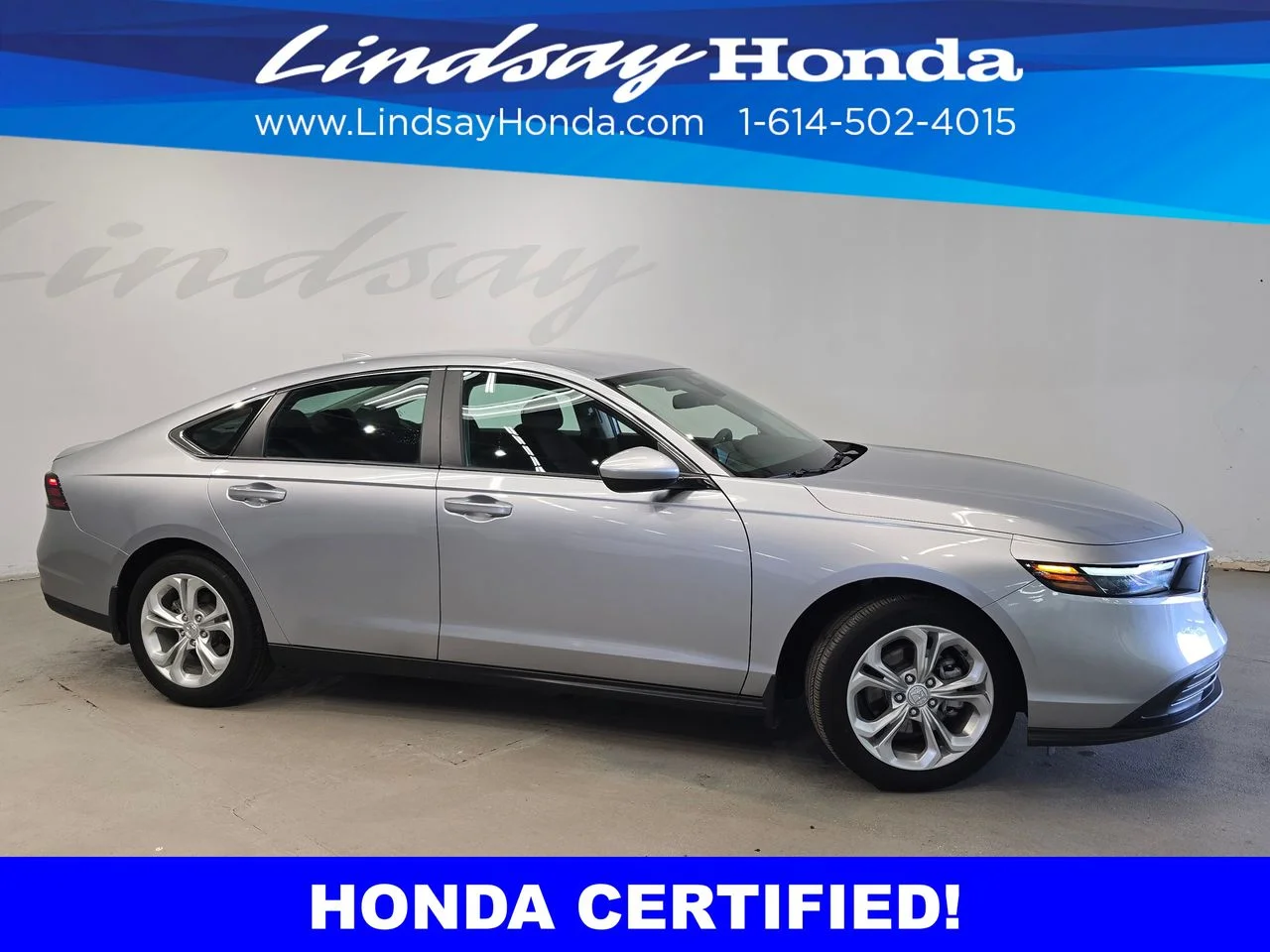 Certified Used 2023 Lunar Silver Metallic Honda LX image 3