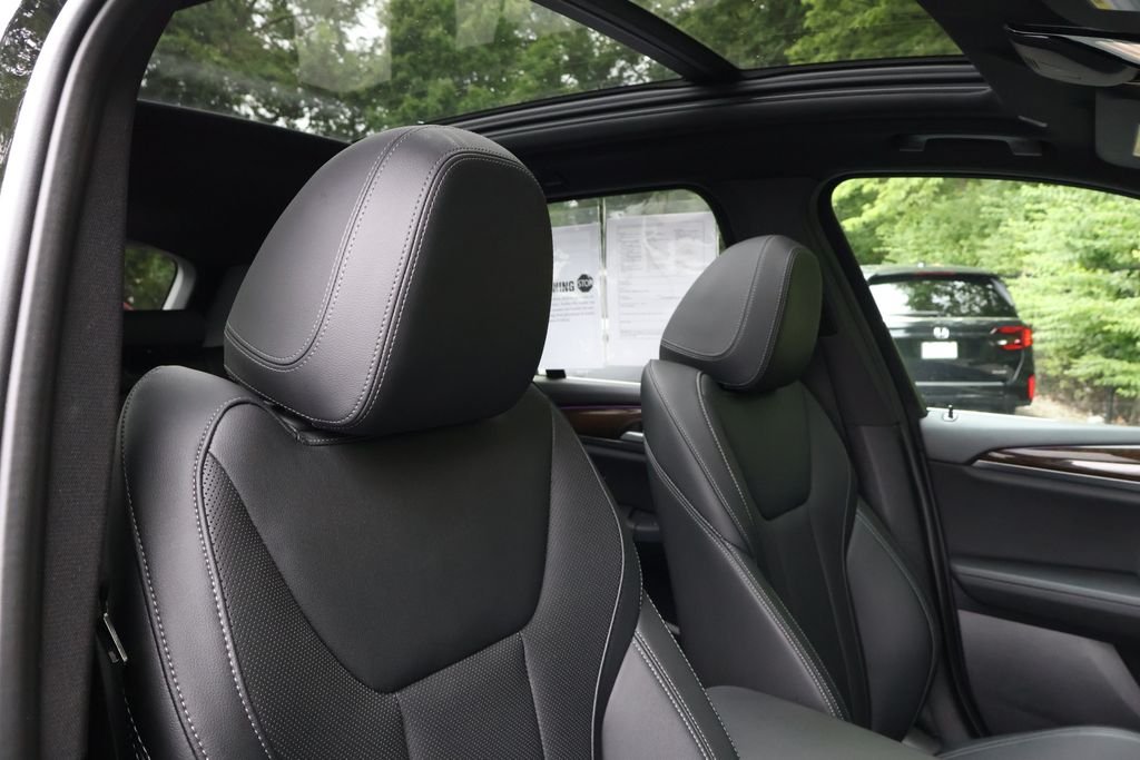 Used 2024  BMW xDrive30i image 45