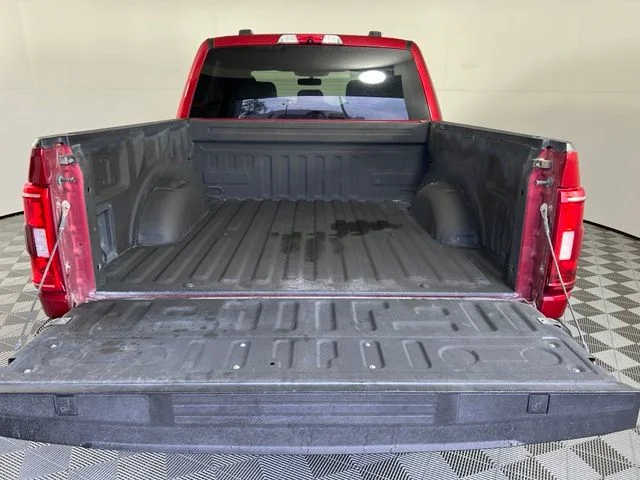 Used 2021 Red Ford XLT image 38