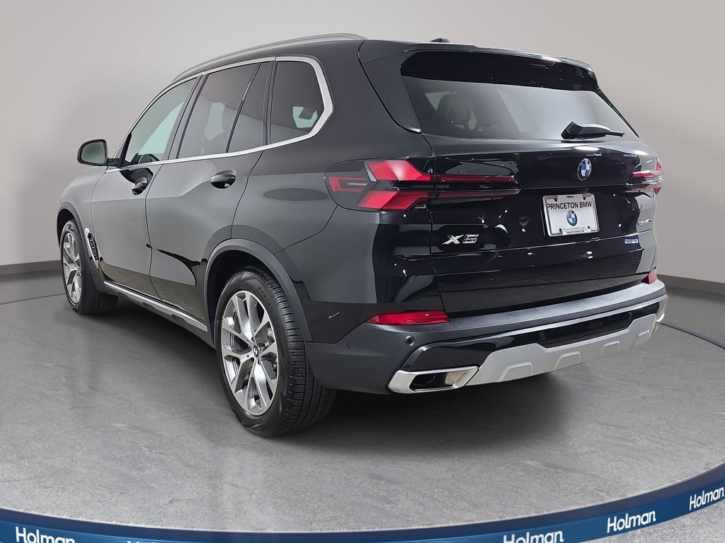 Used 2026 Black Sapphire Metallic BMW xDrive40i image 8