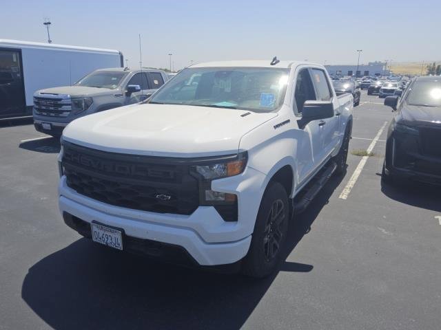 Used 2025 Summit White Chevrolet Custom image 3