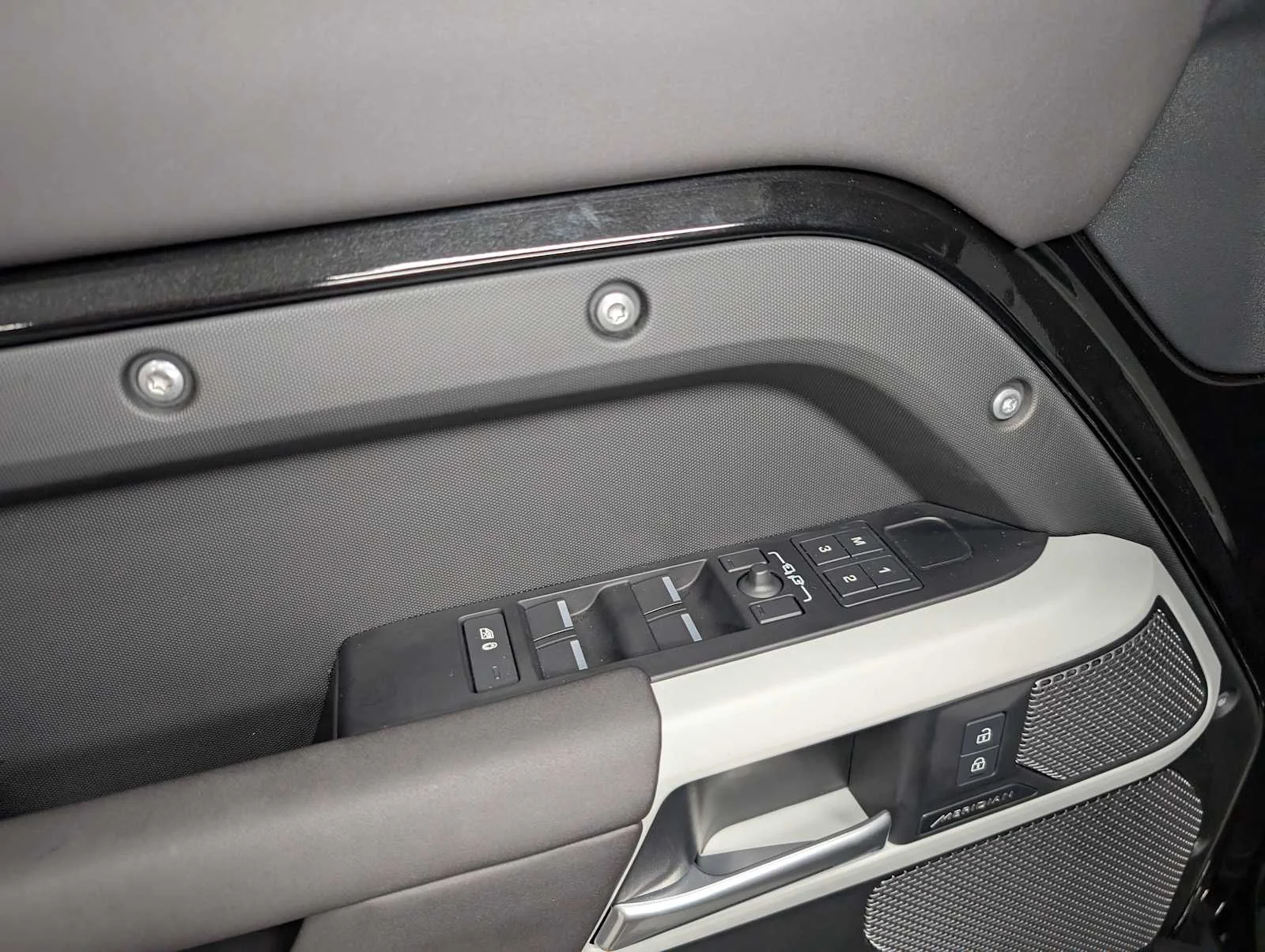 Used 2024 Pearl White satin exterior wrap Land Rover S image 39