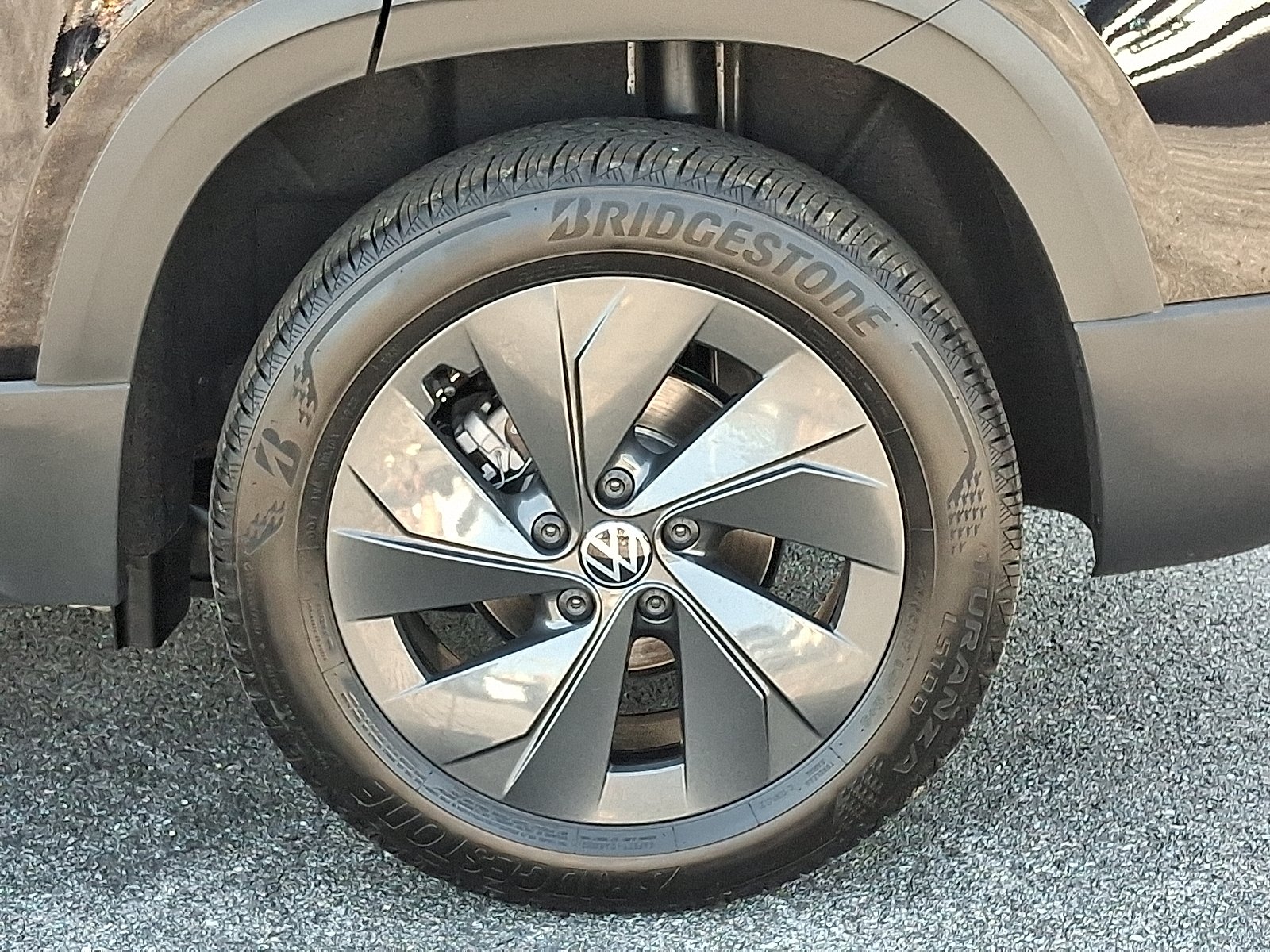 2025 Volkswagen Taos S photo 3