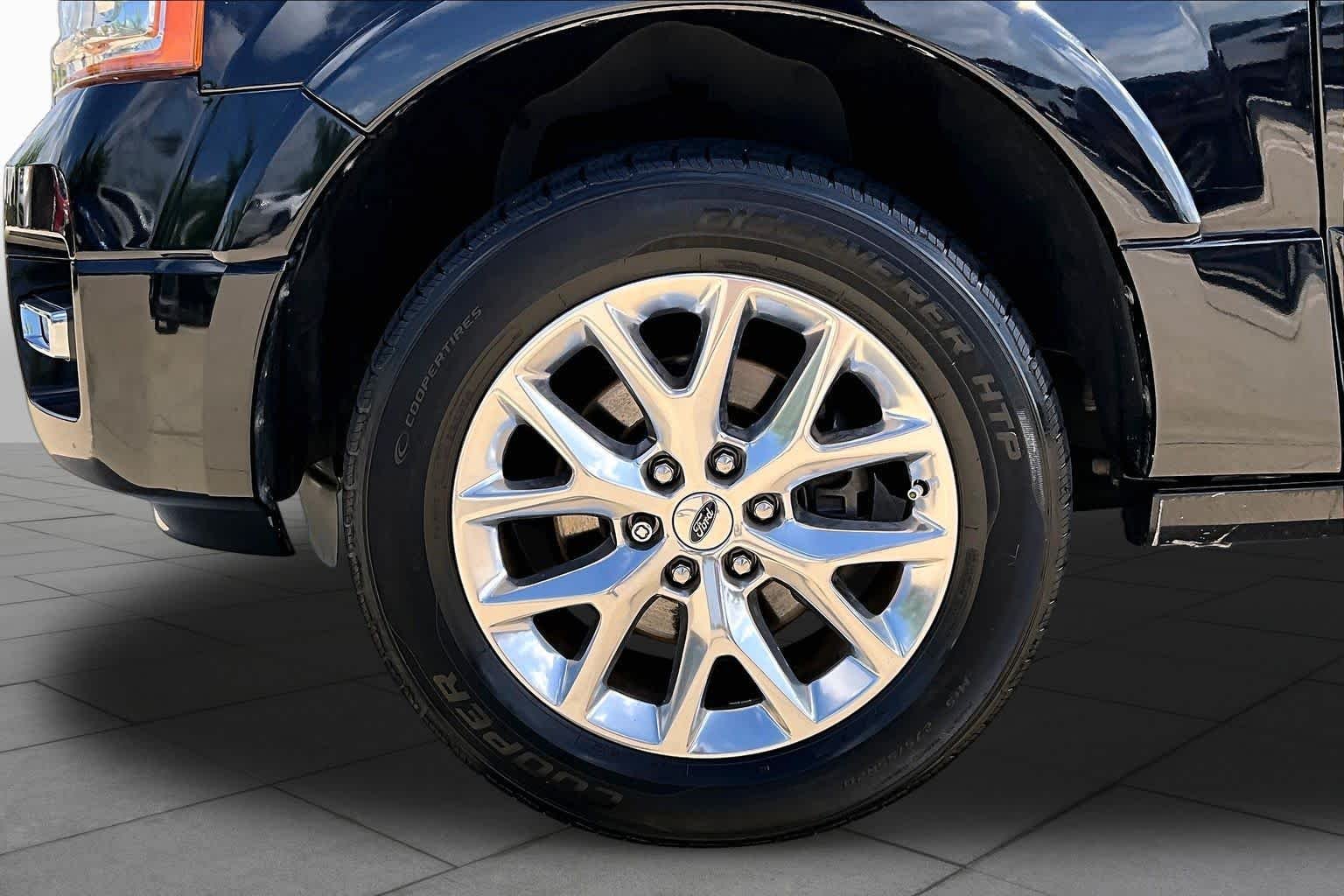 Used 2016 Shadow Black Ford Limited image 11