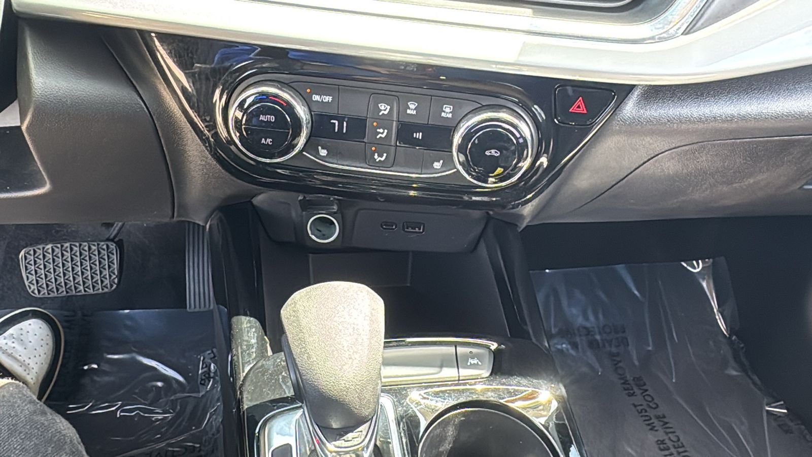 Used 2025 Gray Chevrolet LT image 27
