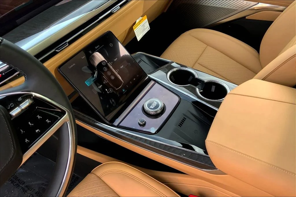 2025 Cadillac Escalade IQ Luxury 2 - Photo 10