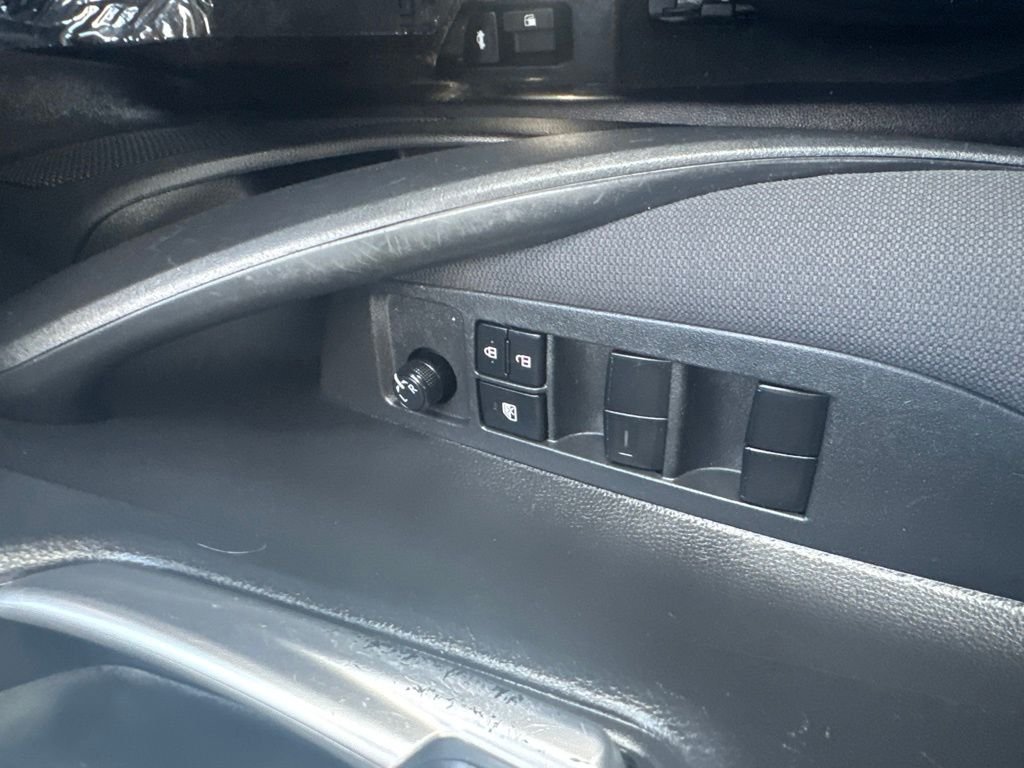 Used 2021  Toyota LE image 19