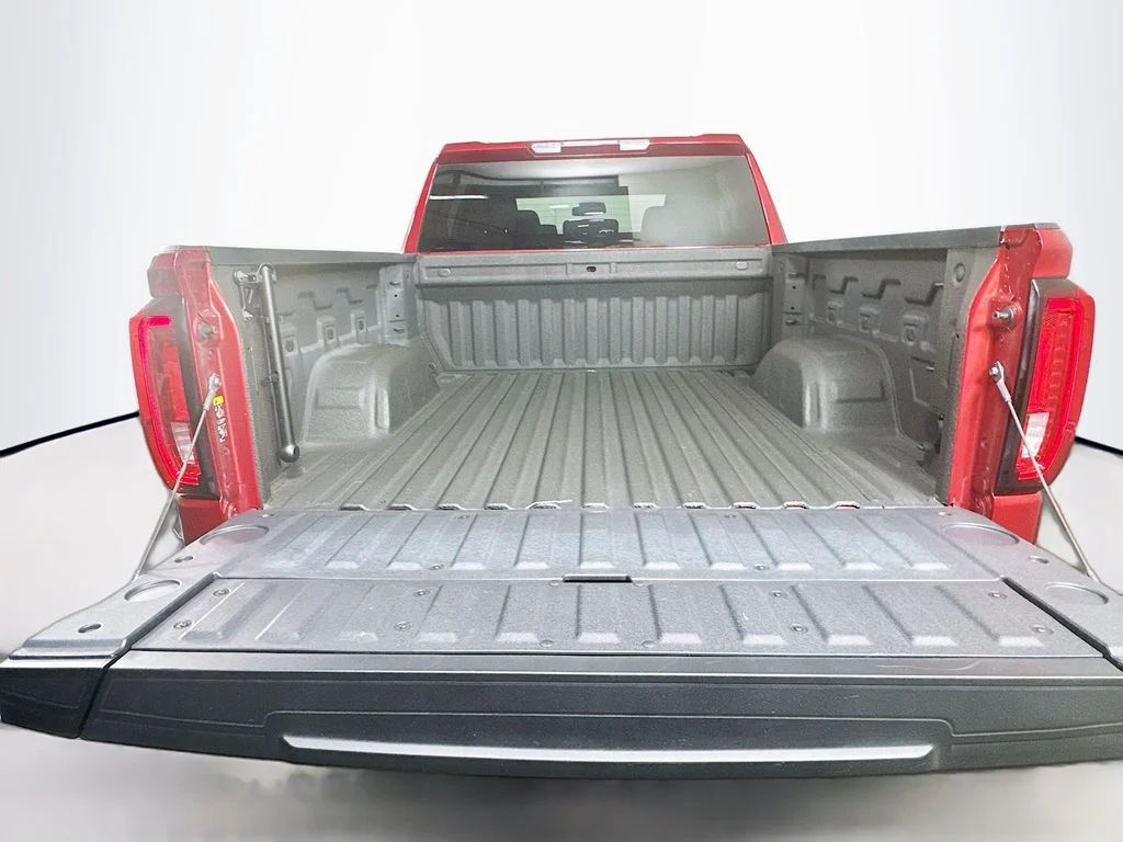 Used 2025 Red GMC SLT image 30