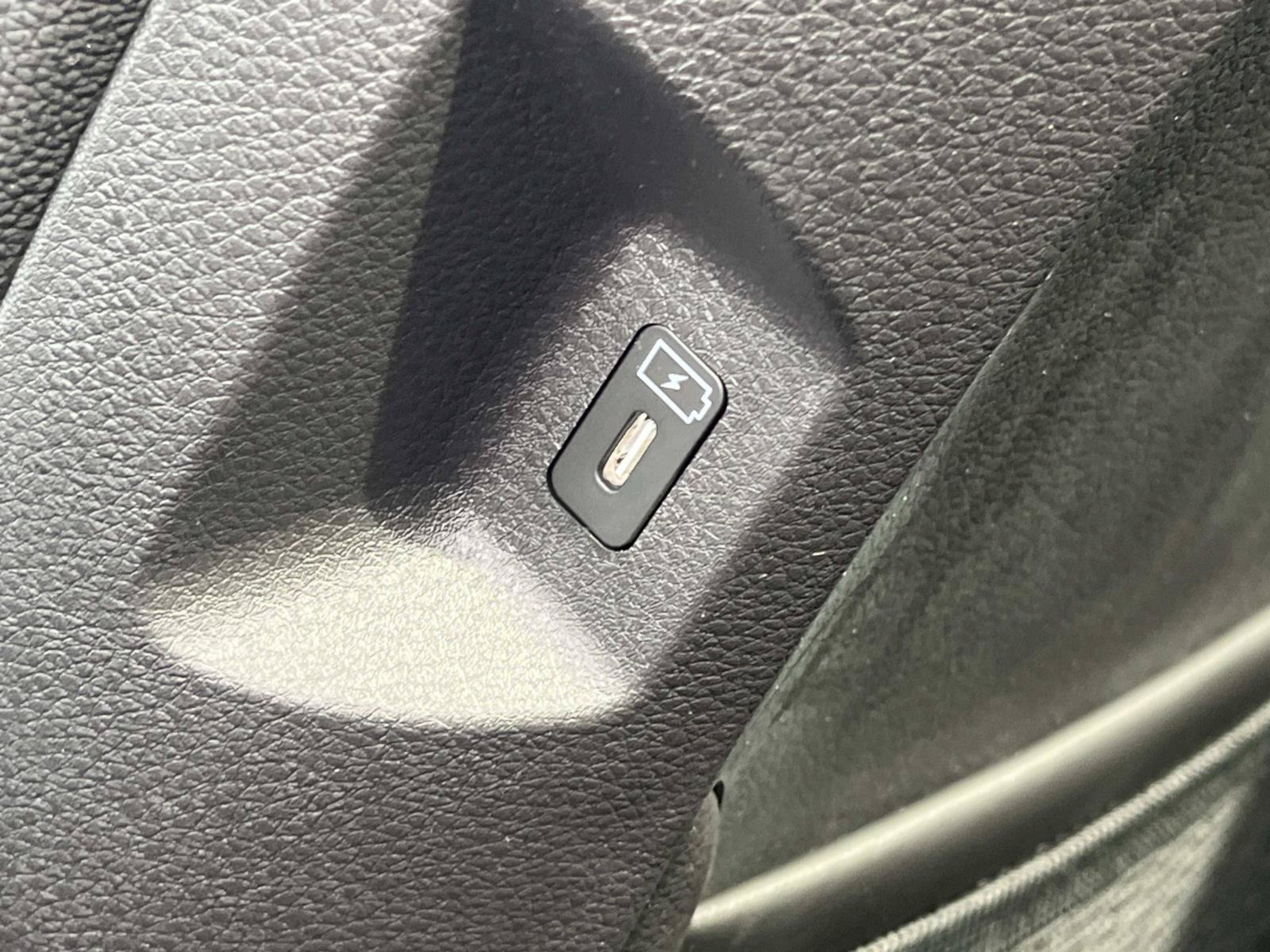 New 2027 Ceramic Silver Kia SX Prestige image 15