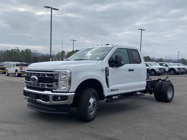 New 2026 Oxford White Ford F-350® XL image 7