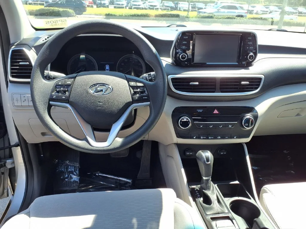 Used 2020 Silver Hyundai Value image 11